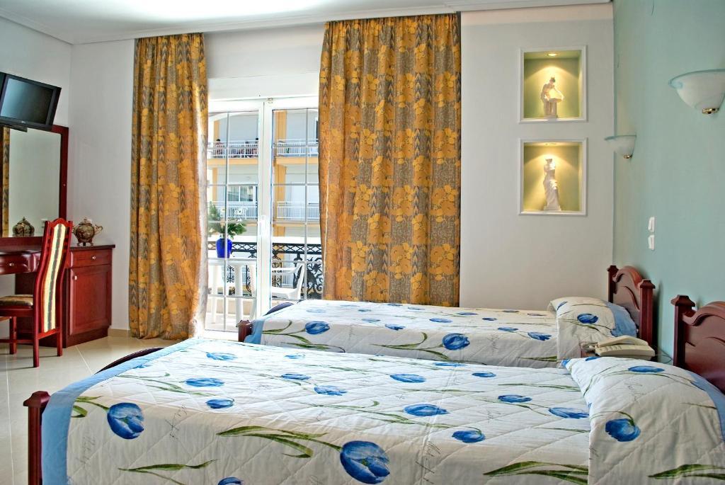 Hotel Chronis ปาราเลียกาเตอรีนิส ภายนอก รูปภาพ
