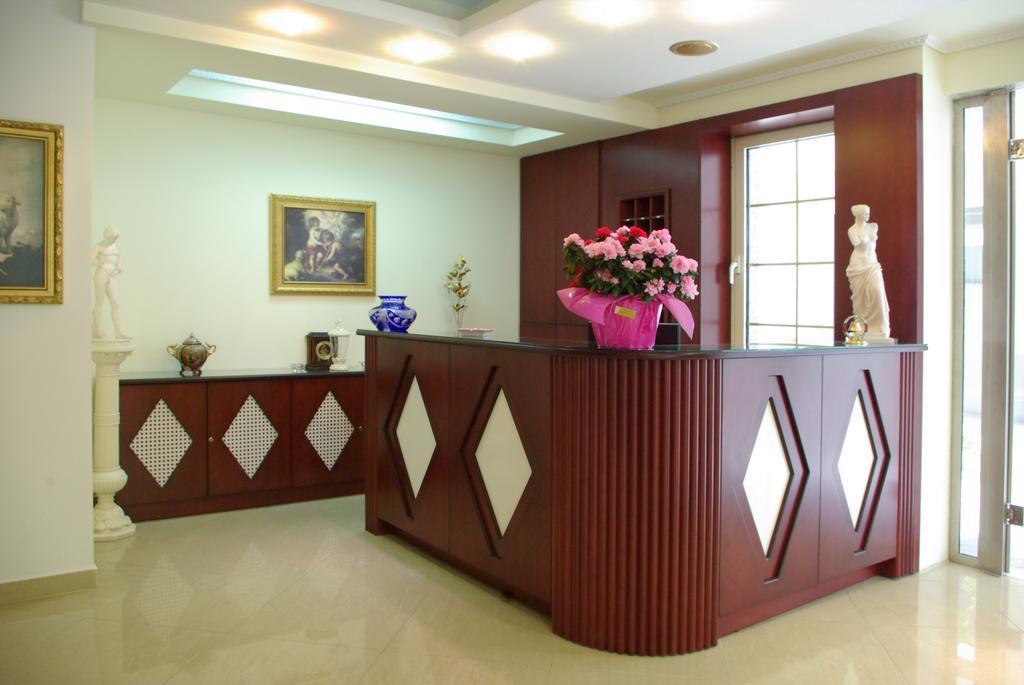 Hotel Chronis ปาราเลียกาเตอรีนิส ภายนอก รูปภาพ